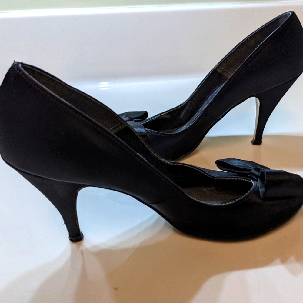 Black French Silk Bow Pump with Peek-a-Boo open toe- Size 6.5M